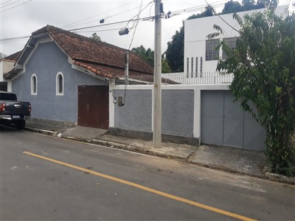 Casa à Venda